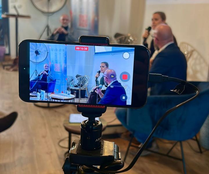 Talkshow AI v kostce_2025